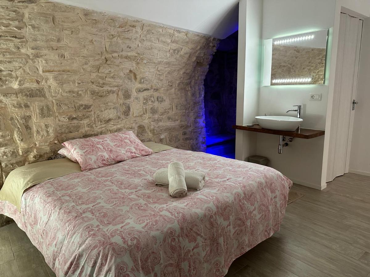 Giovinazzo Suite Pavone Griffi מראה חיצוני תמונה