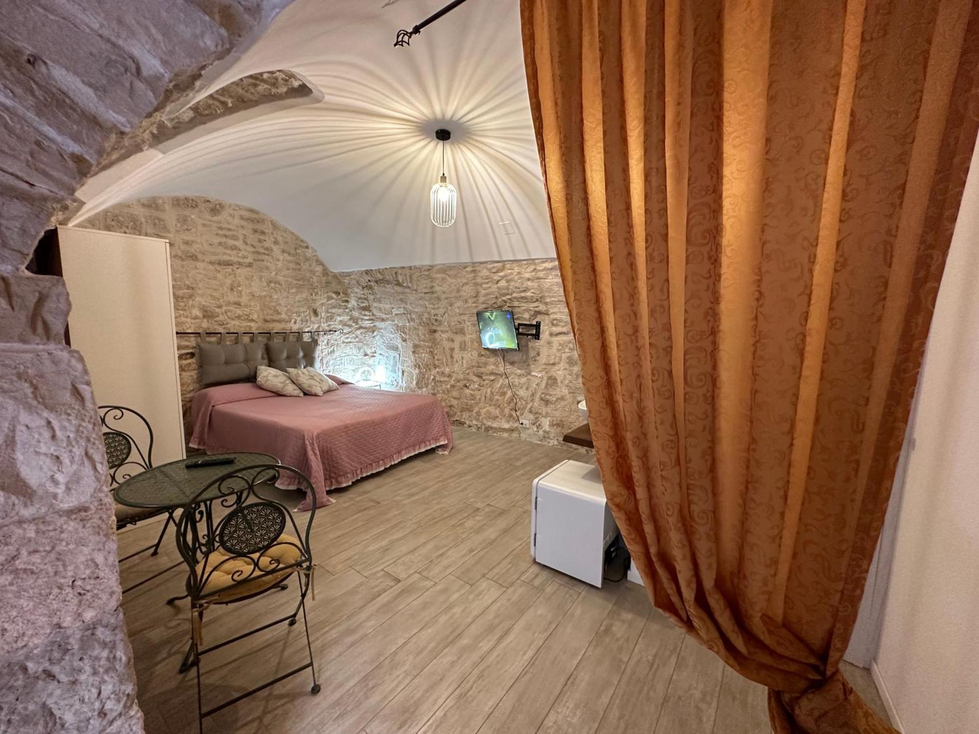 Giovinazzo Suite Pavone Griffi מראה חיצוני תמונה